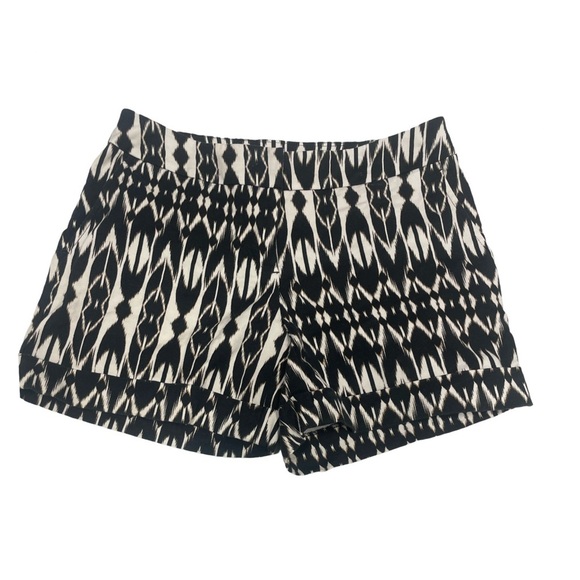 Black and White Patterned Women's Shorts Apt 9 size 4 - Picture 1 of 5